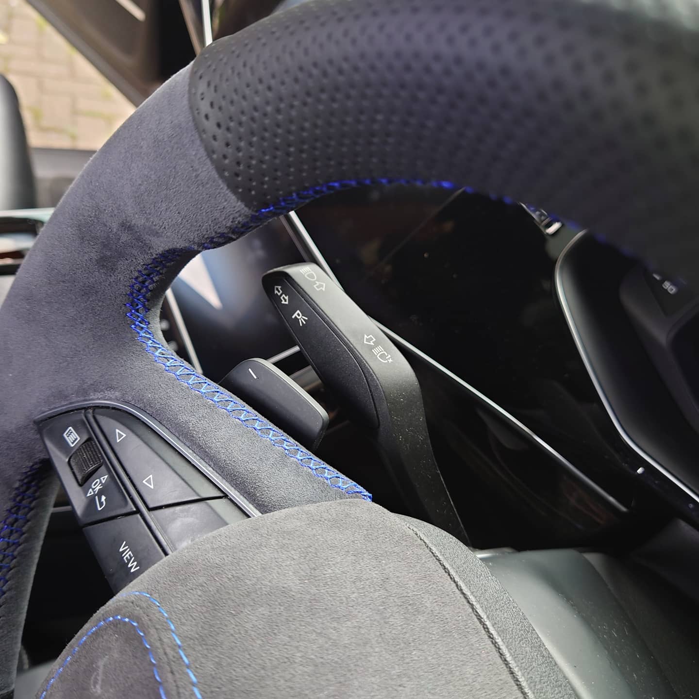 Audi Q3/5/7/8 2017+ (Round) Steering Wheel Restyle | WHIPWRKZ CREATE